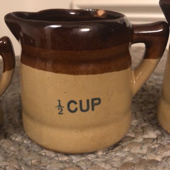 Vintage pottery measuring cups - Picture 4 of 11